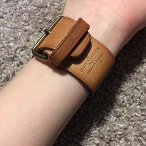 Auth Louis Vuitton Tan Poignant (Luggage Strap) or Bracelet Vachetta Leather
